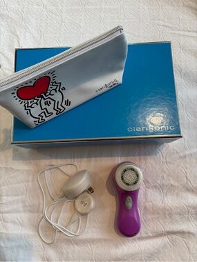 Clarisonic Mia 2 Purple Facial Cleansing Device with White Pouch